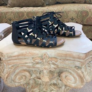 Steve Madden Black & Gold Sandals